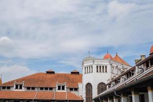 a velho estação do Semarang central Java semarangue, Lawang sewu. a foto é adequado para usar para viagem destino, feriado poster e viagem conteúdo meios de comunicação.