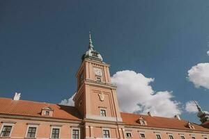 real castelo dentro Varsóvia dentro Polônia em uma verão caloroso ensolarado dia foto