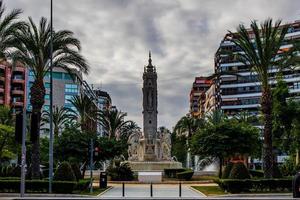 luceros quadrado dentro alicante Espanha em uma caloroso verão feriado dia foto