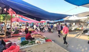 local indiano vegetal mercado ocupado tarde foto