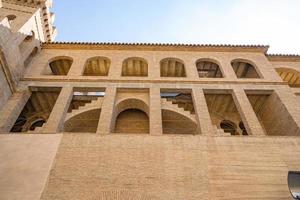 lindo ampla histórico Palácio dentro Saragoça Espanha em uma caloroso ensolarado dia foto