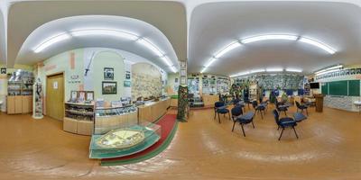 cheio 360 hdri esférico panorama Visão dentro interior auditório e encontro quarto às a mundo guerra ii museu dentro equirretangular equidistante projeção. vr conteúdo foto