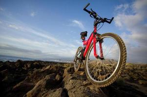 uma montanha bicicleta foto