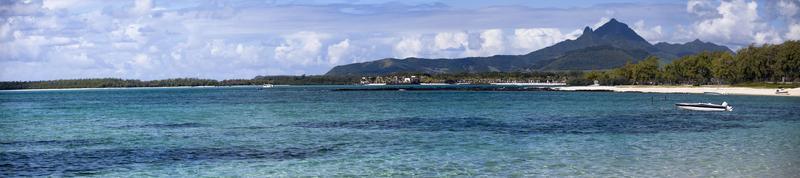 panorâmico Visão do uma mauriciano de praia foto