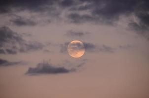 a lua no céu foto