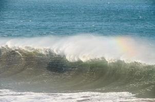 mar com ondas foto