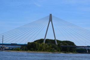 suspensão ponte através a Rhine foto
