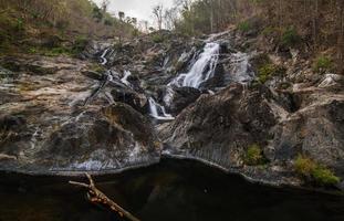 khlong nam lai cachoeira, lindo cachoeiras dentro klong lan nacional parque do Tailândia foto