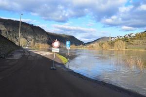 inundado estacionamento muitos foto