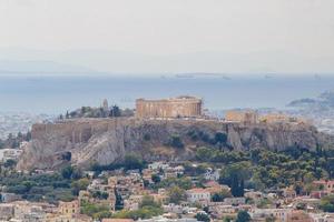 Visão em a acrópole do a Atenas foto