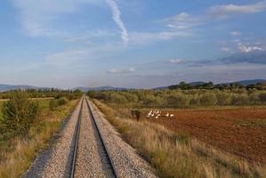 panorama com estrada de ferro dentro Grécia foto