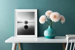 mínimo branco cenário quadro, Armação tela de pintura exibição com flor dentro vaso foto