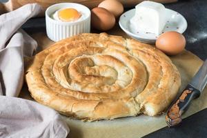 torta de queijo assado foto