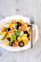 salada de frutas frescas foto