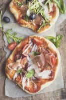 prosciutto mini pizza foto