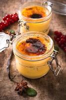 doce creme brulee foto