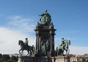 monumento maria teresia em viena foto