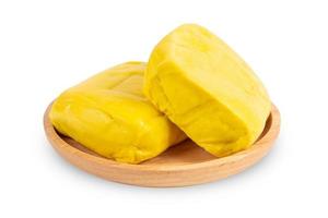 amarelo tofu dentro de madeira prato isolado em branco fundo. suave amarelo tofu dentro de madeira prato isolado em branco fundo. fresco amarelo tofu dentro de madeira prato isolado em branco fundo com recorte caminho foto