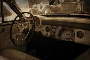 velho vintage metal detalhes carro dentro a museu fechar-se foto