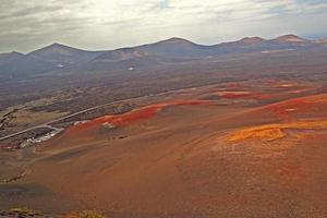 original vulcânico paisagens a partir de a espanhol ilha do Lanzarote foto