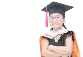 fofa ásia menina aluna dentro graduação boné sorrir isolado foto