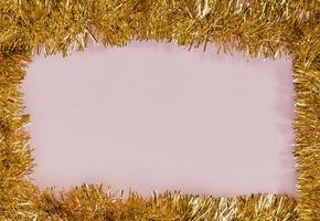 moldura dourada com fundo rosa