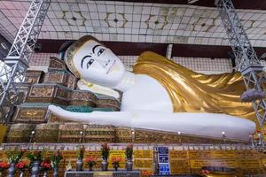 shwethalyaung reclinável Buda às saco, myanmar foto