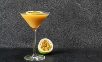 copo de martini de estrela pornô foto