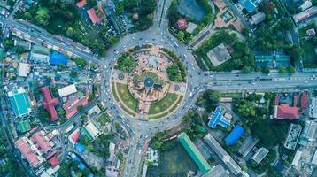 topo Visão do rei narai tráfego círculo, ponto de referência do lop buri foto