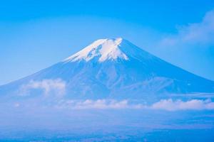 bela paisagem de mt. Fuji na temporada de outono foto