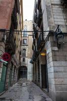 beco às a gótico quadrado dentro barcelona, Espanha foto