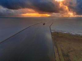 óleo - químico petroleiro às mar - aéreo Visão foto