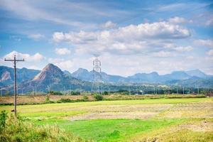 vasto vale de zambales nas Filipinas com suas montanhas no bakground foto