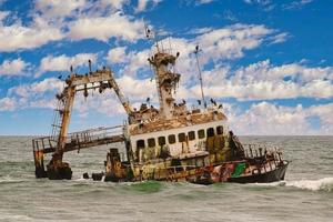 naufrágio do navio Zeila no Parque Nacional Skeleton Coast, na Namíbia foto