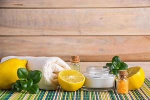 cosméticos ecológicos com óleo de limão
