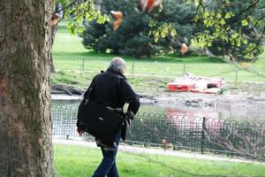 lindo baixo ângulo Visão do Wardown público parque do luton Inglaterra ótimo bretanha. imagem estava capturado em 07 de abril de 2023 foto