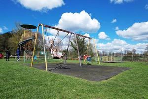 fofa ásia paquistanês bebê ahmed mustafai haider é desfrutando a lindo ensolarado dia às Wardown público parque do luton Cidade do Inglaterra Reino Unido. imagem estava capturado em 03 de abril de 2023 foto