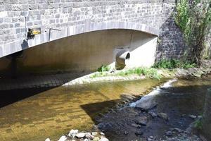 velha ponte de pedra foto