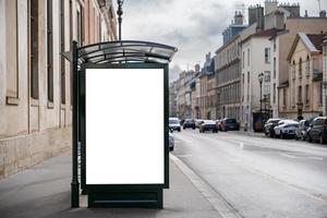 zombar acima do em branco luz caixa para de Anúncios em a rua. foto