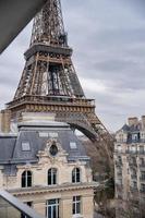 eiffel torre Visão a partir de hotel sala, Paris. foto