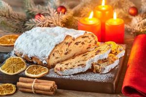 stollen - pão de natal alemão tradicional foto