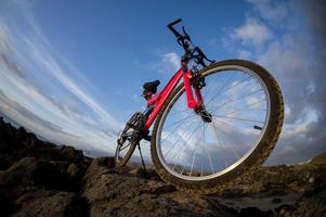 uma montanha bicicleta foto