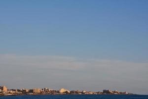 Cidade à beira-mar foto