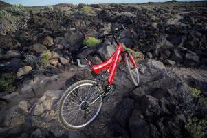 uma montanha bicicleta foto