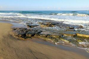 costa do mar mediterrâneo no norte de israel. foto