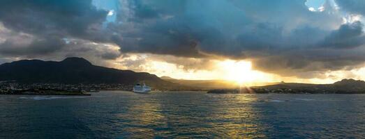 cruzeiro navio dentro dominicano república, porto plata em uma caribe cruzeiro período de férias foto