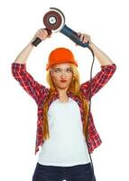 fêmea construção trabalhador dentro uma Difícil chapéu com ângulo moedor sobre branco foto