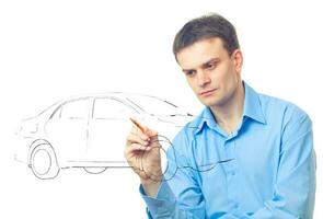 homens desenhando uma carro foto