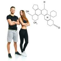 Atlético homem e mulher depois de ginástica exercício com a químico Fórmula em fundo - conceito do saudável vida foto