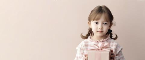 fofa pequeno ásia menina com presente caixa em Rosa pastel fundo, criada com generativo ai foto